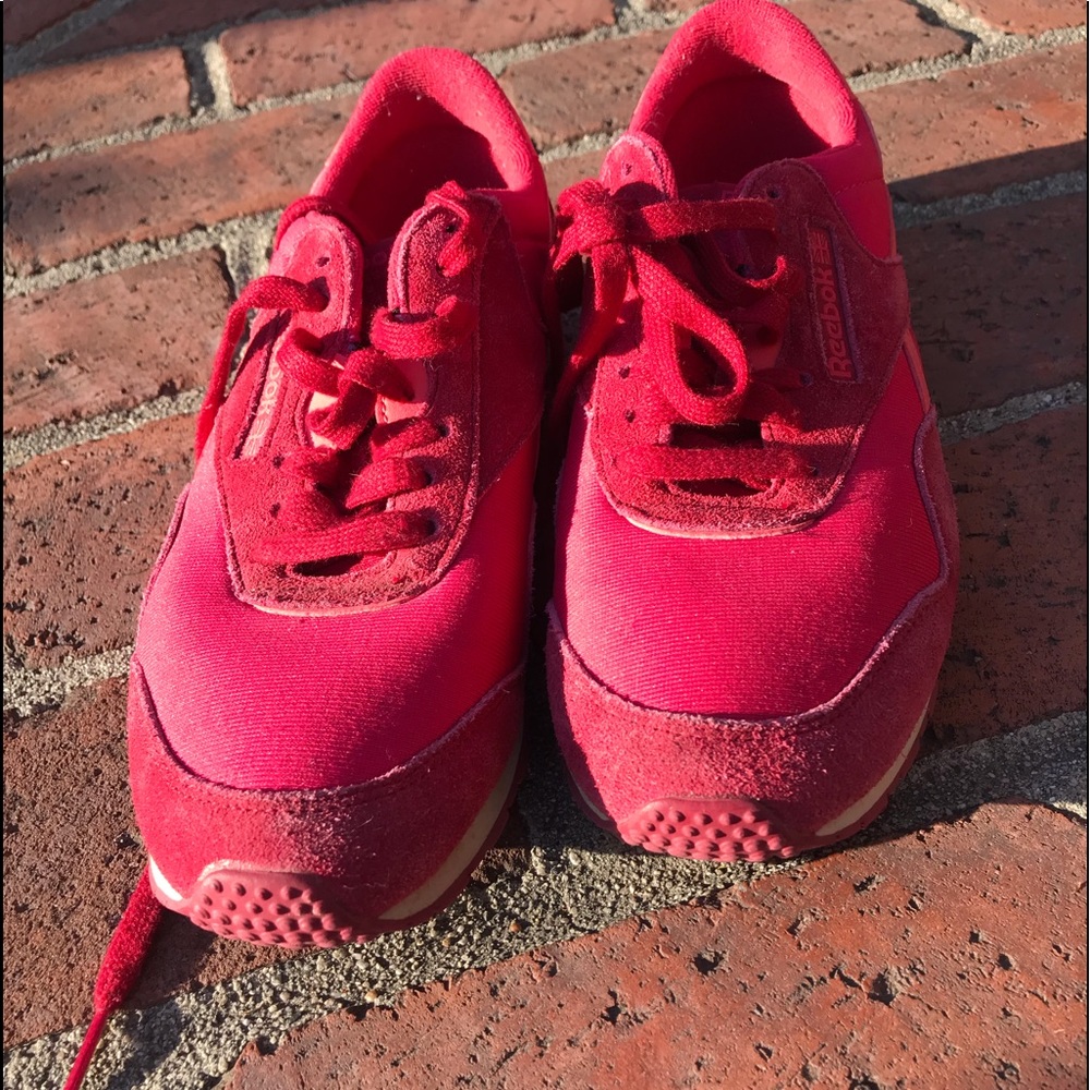 Red women’s tennis shoes